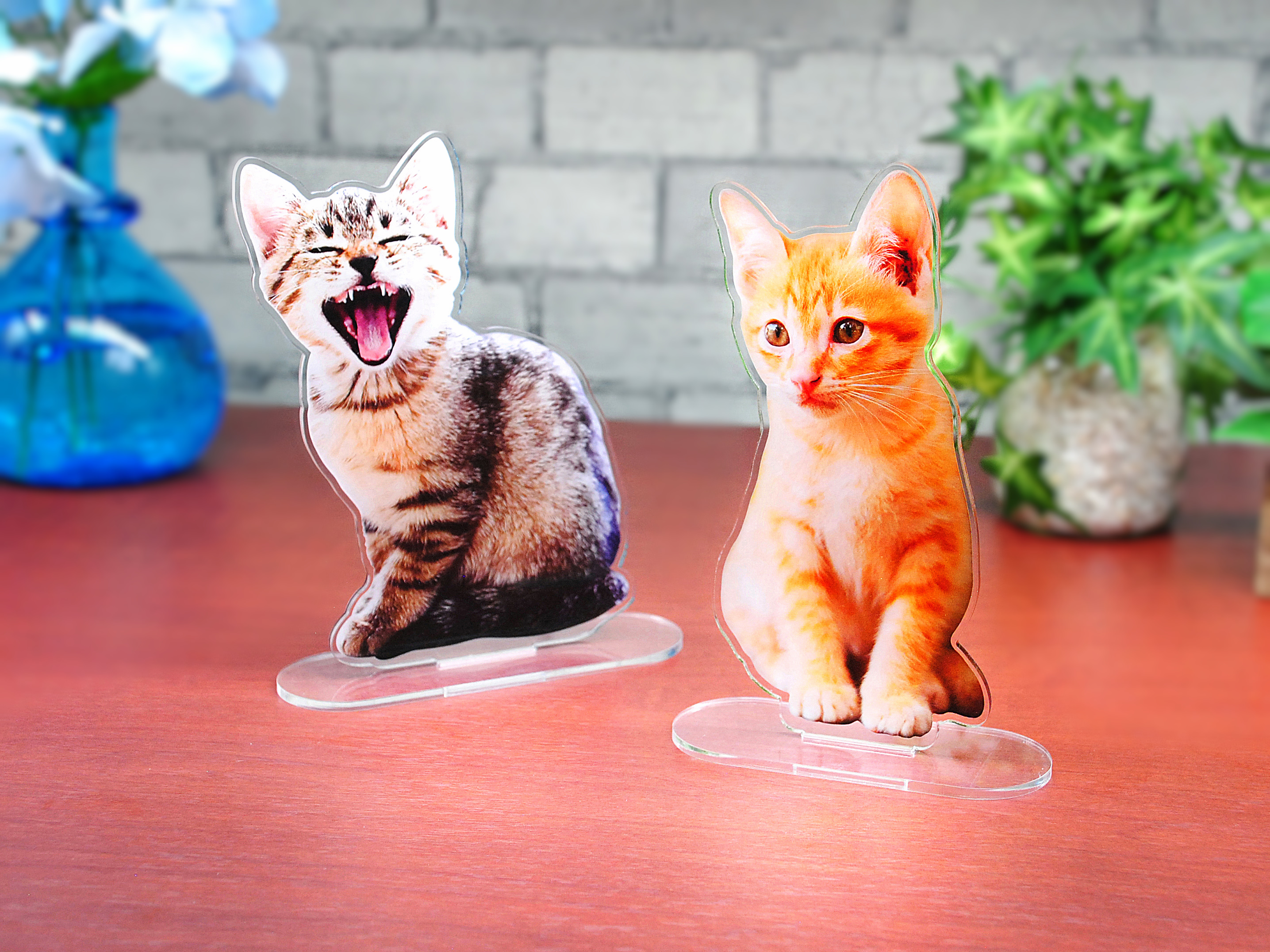 ねこちゃんアクリルスタンドLサイズ